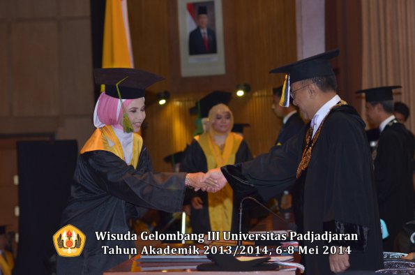 wisuda-unpad-gel-iii-ta-2013_2014-fakultas-kedokteran-oleh-rektor-ilalang-foto-036