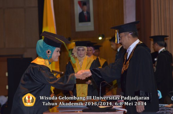 wisuda-unpad-gel-iii-ta-2013_2014-fakultas-kedokteran-oleh-rektor-ilalang-foto-038