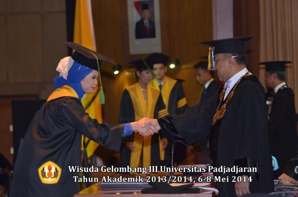 wisuda-unpad-gel-iii-ta-2013_2014-fakultas-kedokteran-oleh-rektor-ilalang-foto-059