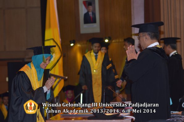 wisuda-unpad-gel-iii-ta-2013_2014-fakultas-kedokteran-oleh-rektor-ilalang-foto-143