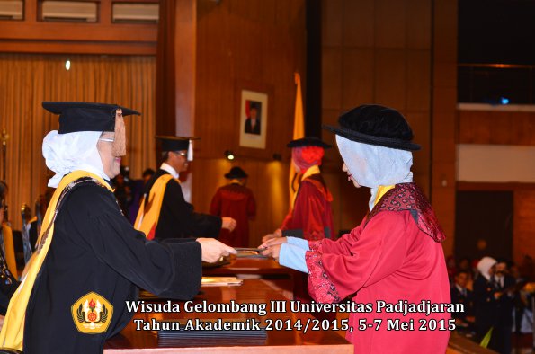Wisuda Unpad Gel III TA 2014_2015  Fakultas Peternakan oleh Dekan  019