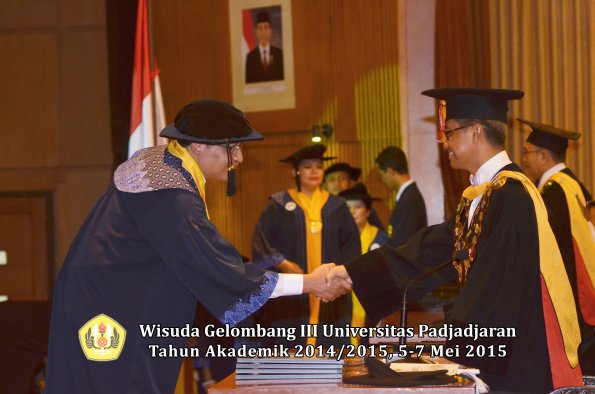 Wisuda Unpad Gel III TA 2014_2015  Program Pascasarjana oleh Rektor 006