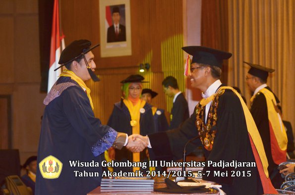 Wisuda Unpad Gel III TA 2014_2015  Program Pascasarjana oleh Rektor 011