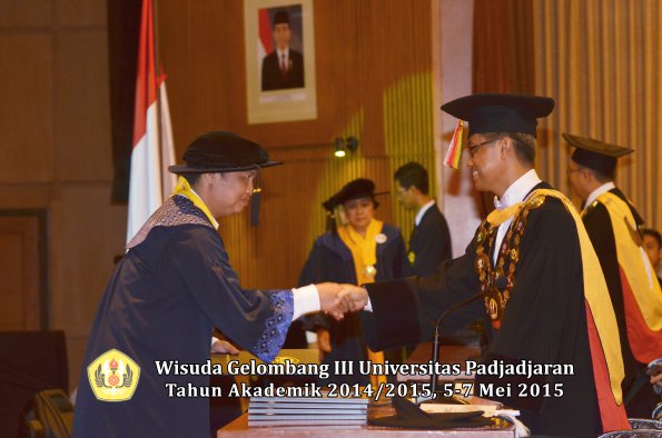 Wisuda Unpad Gel III TA 2014_2015  Program Pascasarjana oleh Rektor 013