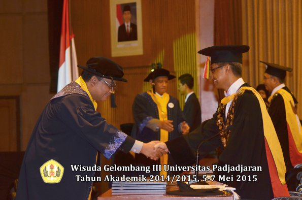 Wisuda Unpad Gel III TA 2014_2015  Program Pascasarjana oleh Rektor 016