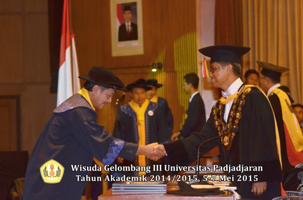 Wisuda Unpad Gel III TA 2014_2015  Program Pascasarjana oleh Rektor 039