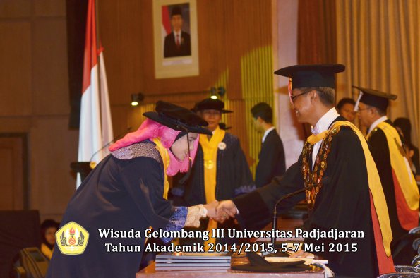 Wisuda Unpad Gel III TA 2014_2015  Program Pascasarjana oleh Rektor 045