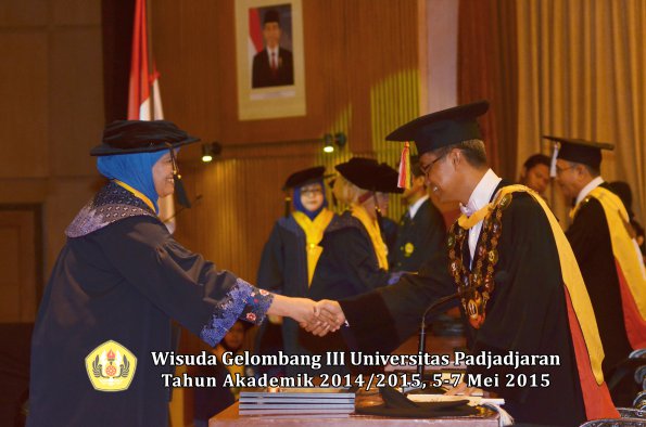 Wisuda Unpad Gel III TA 2014_2015  Program Pascasarjana oleh Rektor 047