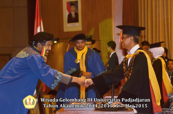 Wisuda Unpad Gel III TA 2014_2015 Fakultas Mipa oleh Rektor  016