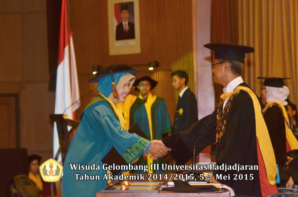 Wisuda Unpad Gel III TA 2014_2015  Fakultas Peternakan oleh Rektor  004
