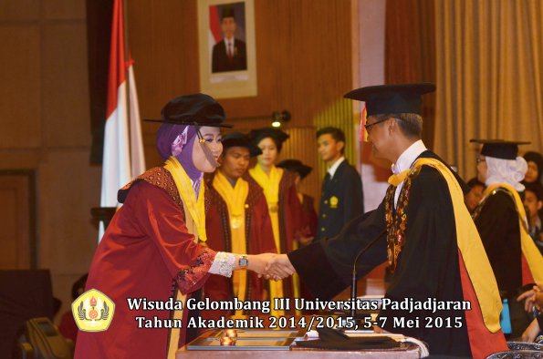 Wisuda Unpad Gel III TA 2014_2015  Fakultas Peternakan oleh Rektor  009
