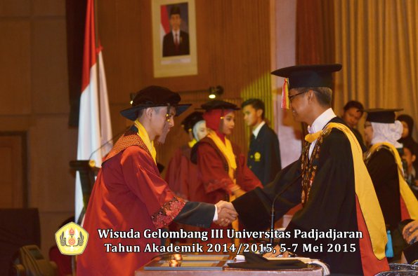 Wisuda Unpad Gel III TA 2014_2015  Fakultas Peternakan oleh Rektor  017