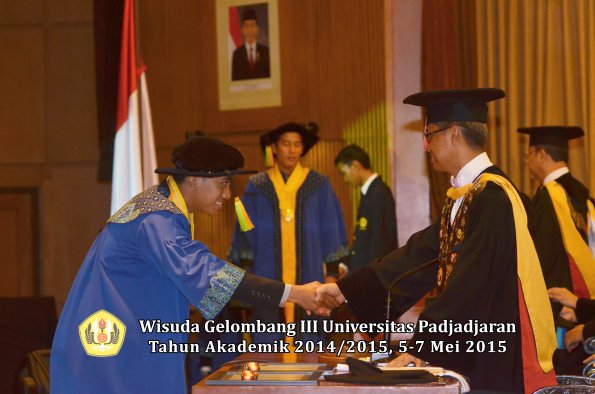 Wisuda Unpad Gel III TA 2014_2015  Fakultas Ilmu Komunikasi oleh Rektor  017