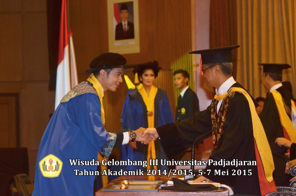 Wisuda Unpad Gel III TA 2014_2015  Fakultas Ilmu Komunikasi oleh Rektor  021