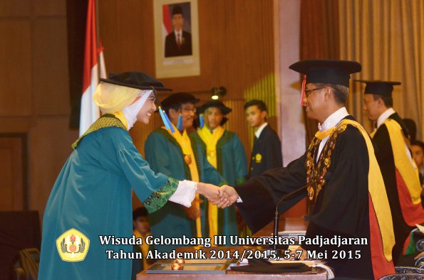 Wisuda Unpad Gel III TA 2014_2015  Fakultas Keperawatan oleh Rektor 001