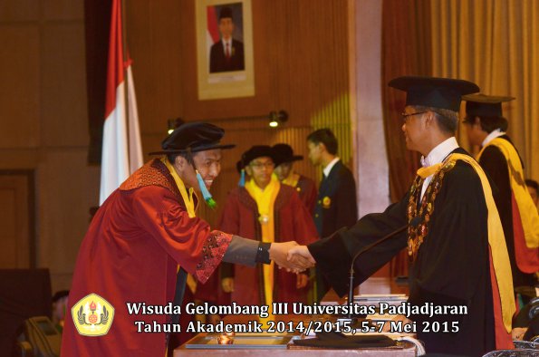 Wisuda Unpad Gel III TA 2014_2015  Fakultas PIK oleh Rektor  001