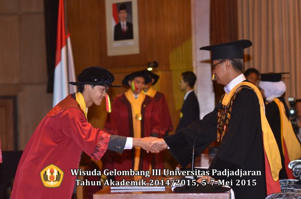 Wisuda Unpad Gel III TA 2014_2015 Fakultas Mipa oleh Rektor  002