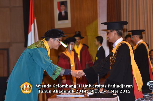 Wisuda Unpad Gel III TA 2014_2015 Fakultas Pertanian oleh Rektor   002