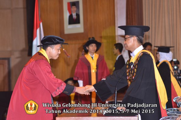 Wisuda Unpad Gel III TA 2014_2015  Fakultas Peternakan oleh Rektor  005