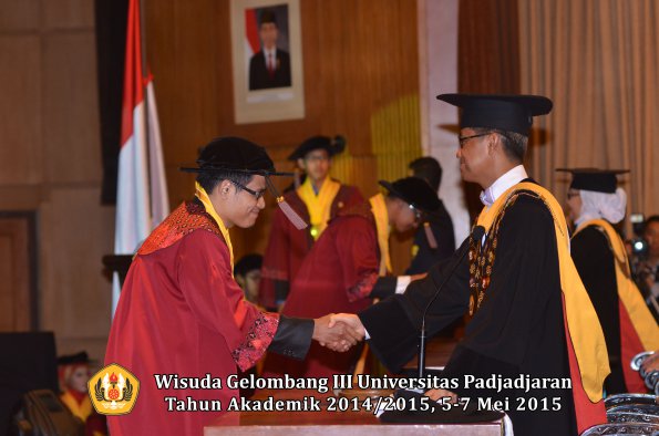 Wisuda Unpad Gel III TA 2014_2015  Fakultas Peternakan oleh Rektor  012