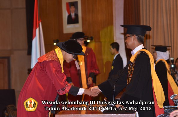Wisuda Unpad Gel III TA 2014_2015  Fakultas Peternakan oleh Rektor  013