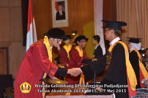 Wisuda Unpad Gel III TA 2014_2015  Fakultas Peternakan oleh Rektor  015