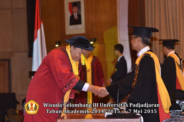 Wisuda Unpad Gel III TA 2014_2015  Fakultas Ilmu Komunikasi oleh Rektor  018