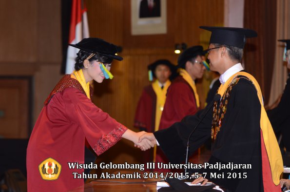 Wisuda Unpad Gel III TA 2014_2015  Fakultas Farmasi oleh Rektor  003