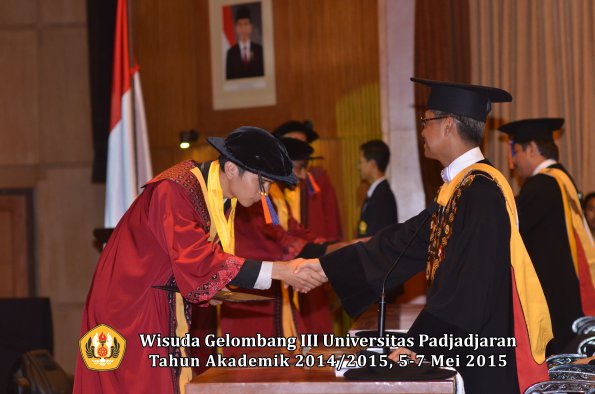 Wisuda Unpad Gel III TA 2014_2015  Fakultas Teknik Geologi oleh Rektor  004