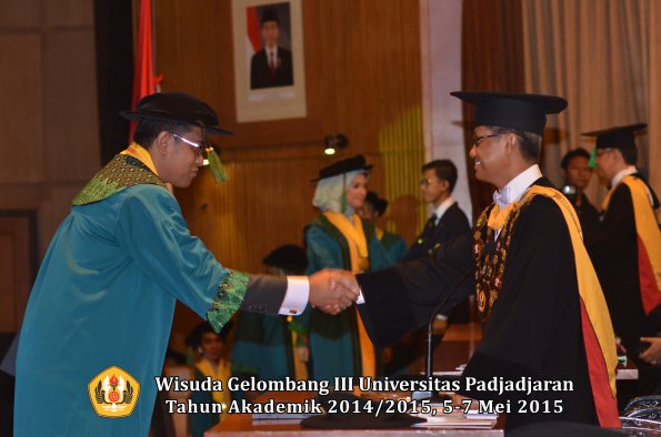Wisuda Unpad Gel III TA 2014_2015  Fakultas Kedokteran oleh Rektor 002
