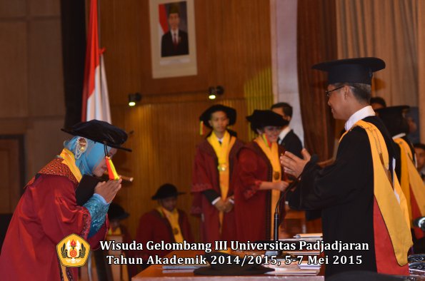 Wisuda Unpad Gel III TA 2014_2015 Fakultas Mipa oleh Rektor 012