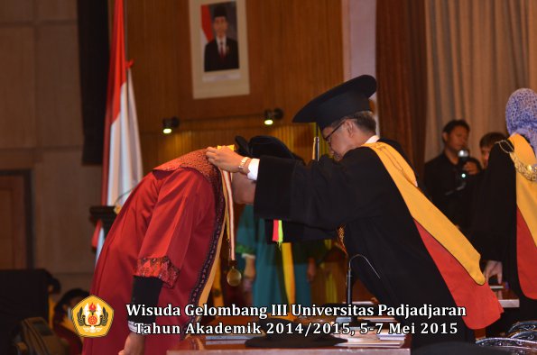 Wisuda Unpad Gel III TA 2014_2015 Fakultas Mipa oleh Rektor 018