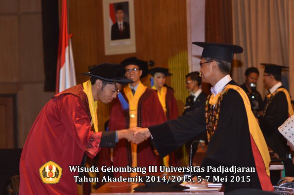 Wisuda Unpad Gel III TA 2014_2015 Fakultas ISIP oleh Rektor 005