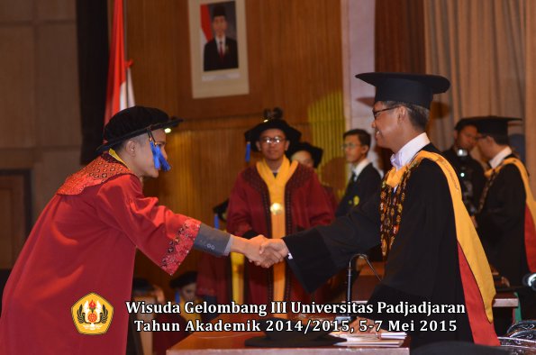 Wisuda Unpad Gel III TA 2014_2015 Fakultas ISIP oleh Rektor 014