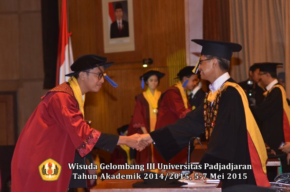 Wisuda Unpad Gel III TA 2014_2015 Fakultas ISIP oleh Rektor 015