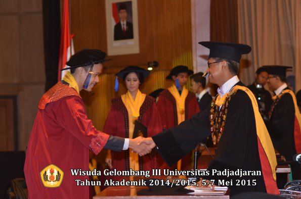 Wisuda Unpad Gel III TA 2014_2015 Fakultas ISIP oleh Rektor 016