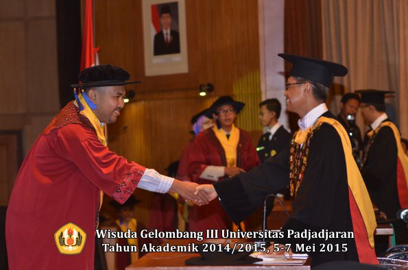 Wisuda Unpad Gel III TA 2014_2015 Fakultas ISIP oleh Rektor 029