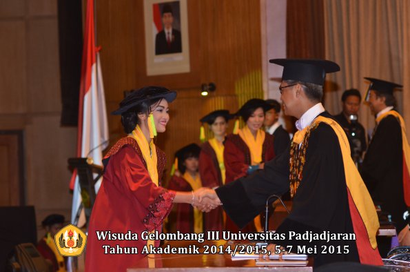 Wisuda Unpad Gel III TA 2014_2015  Fakultas Ilmu Komunikasi oleh Rektor 011