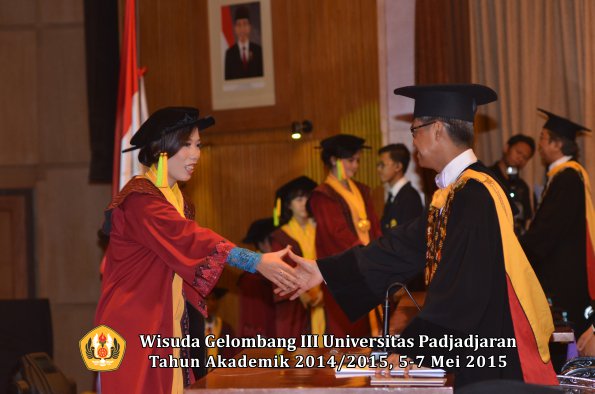 Wisuda Unpad Gel III TA 2014_2015  Fakultas Ilmu Komunikasi oleh Rektor 012