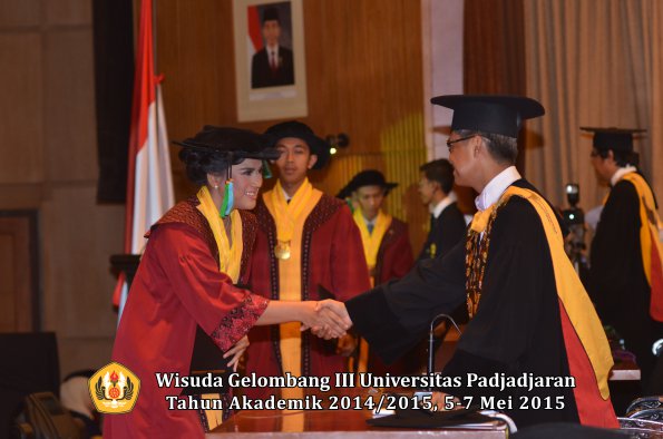 Wisuda Unpad Gel III TA 2014_2015  Fakultas PIK oleh Rektor 002