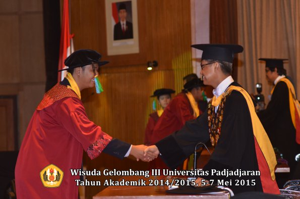 Wisuda Unpad Gel III TA 2014_2015  Fakultas PIK oleh Rektor 005