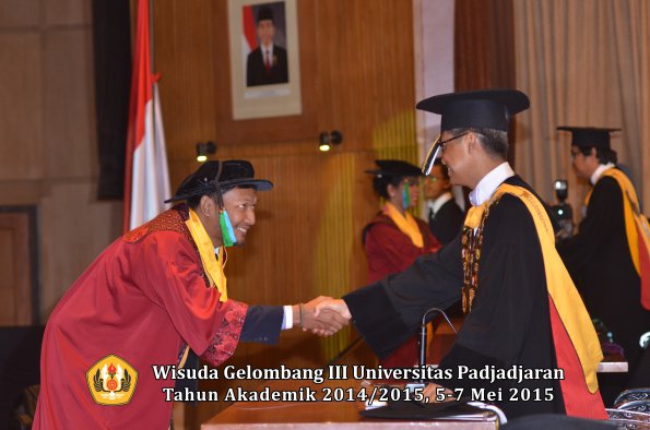 Wisuda Unpad Gel III TA 2014_2015  Fakultas PIK oleh Rektor 006