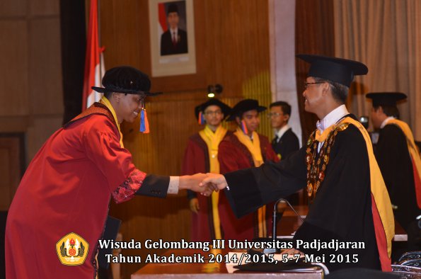 Wisuda Unpad Gel III TA 2014_2015  Fakultas Teknik Geologi oleh Rektor 005