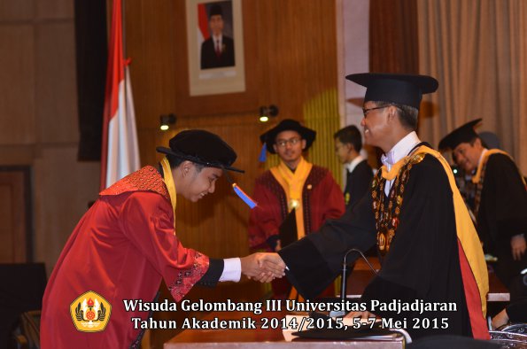 Wisuda Unpad Gel III TA 2014_2015  Fakultas Teknik Geologi oleh Rektor 006