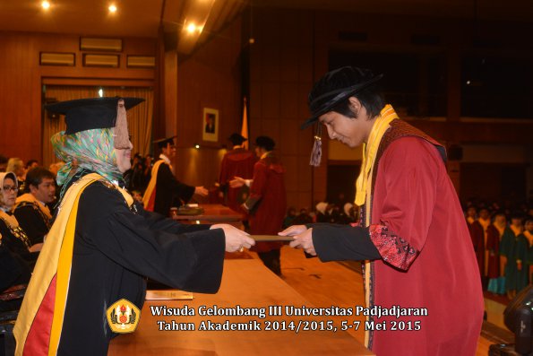Wisuda Unpad Gel III TA 2014_2015  Fakultas Peternakan oleh Dekan  019