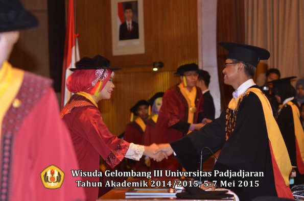Wisuda Unpad Gel III TA 2014_2015 Fakultas Mipa oleh Rektor  005