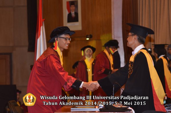 Wisuda Unpad Gel III TA 2014_2015 Fakultas Mipa oleh Rektor  017