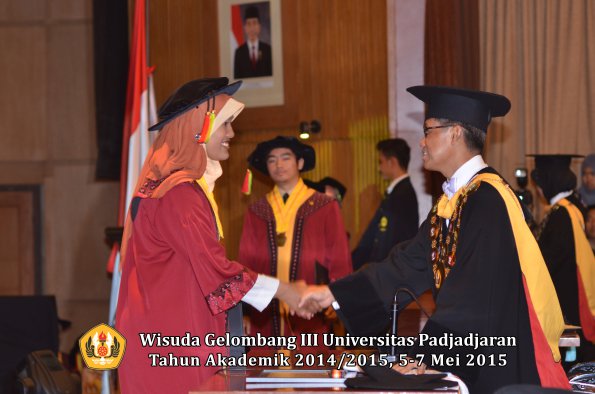 Wisuda Unpad Gel III TA 2014_2015 Fakultas Mipa oleh Rektor  019