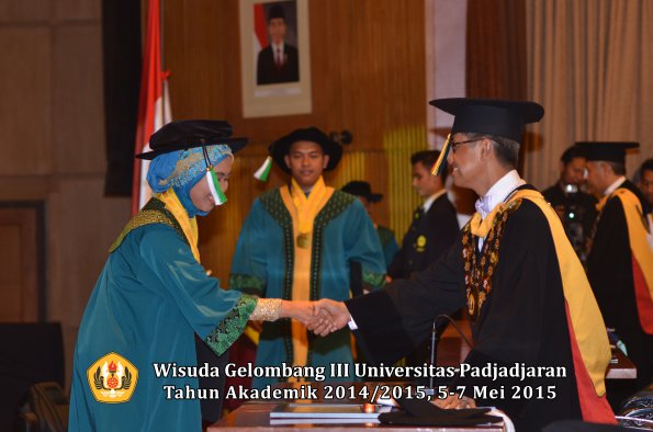 Wisuda Unpad Gel III TA 2014_2015 Fakultas Pertanian oleh Rektor  002