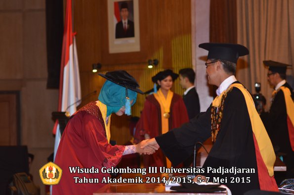 Wisuda Unpad Gel III TA 2014_2015  Fakultas Ilmu Budaya oleh Rektor 001
